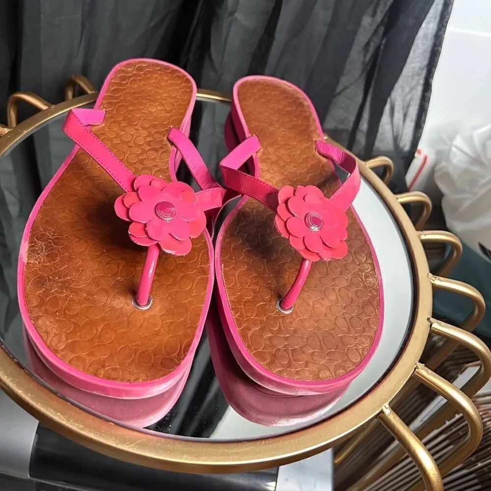 Coach Lindy Flower Sandals - Picture 2 of 6
